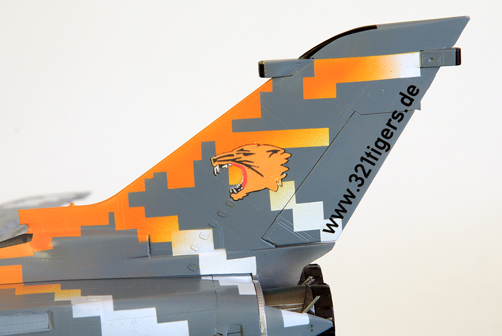 081_lego_tiger_decal.png